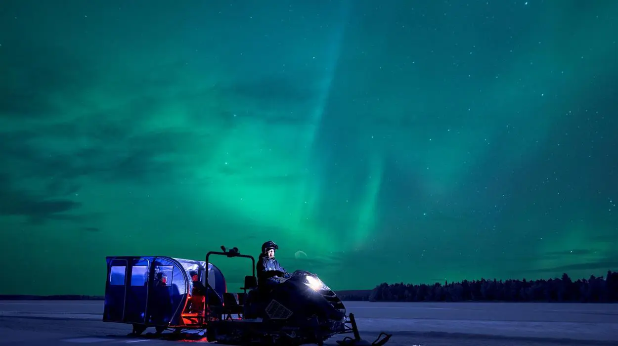 Aurora Hunt on the Snowtrain (Apukka)