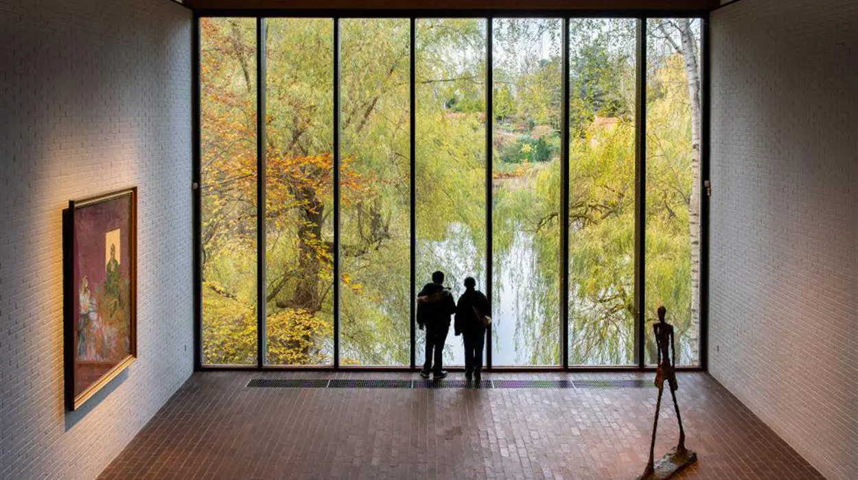 Private Louisiana Museum & Kronborg Castle Day Trip