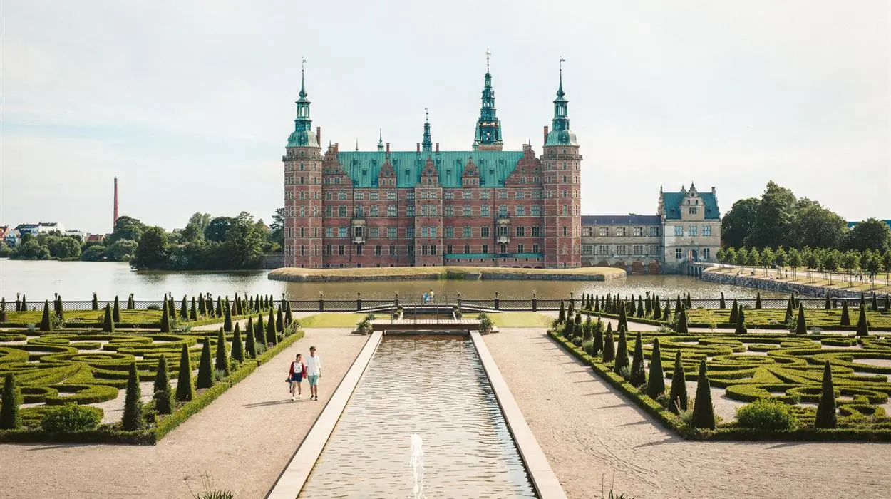 Frederiksborg and Kronborg Castle Private Driving Tour