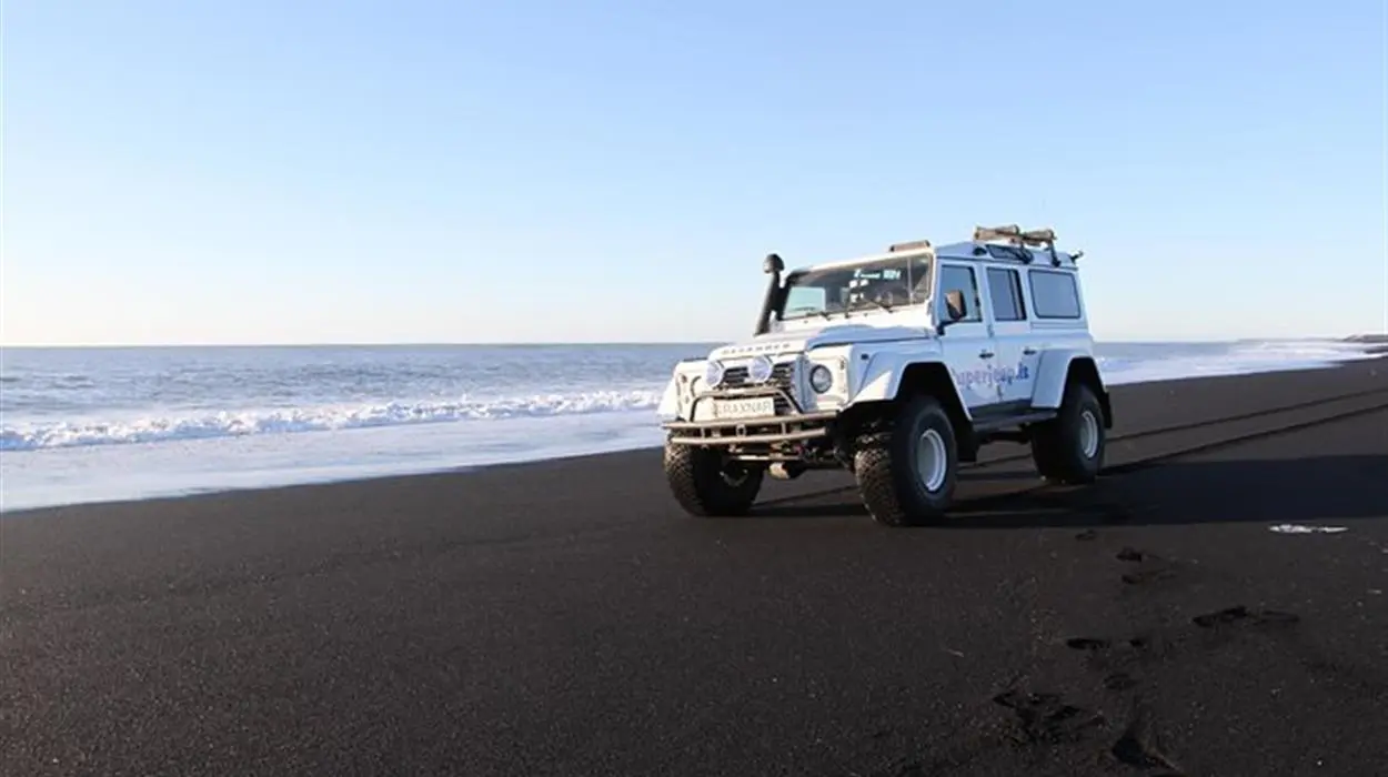 Private Superjeep South Coast & Eyjafjallajökull Volcano Sights