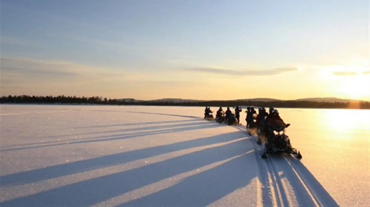 Snowmobile Adventure (Juutua)