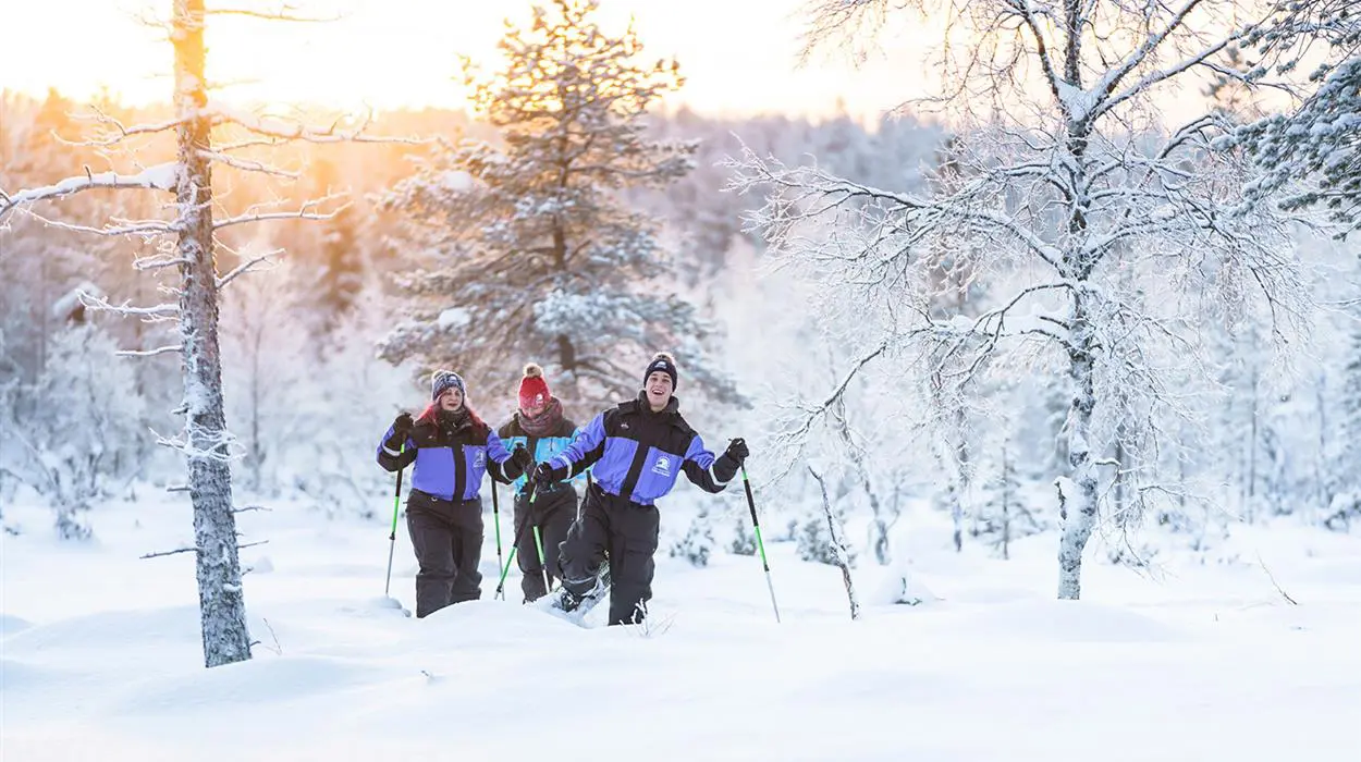 Gentle Snowshoeing (Nangu)