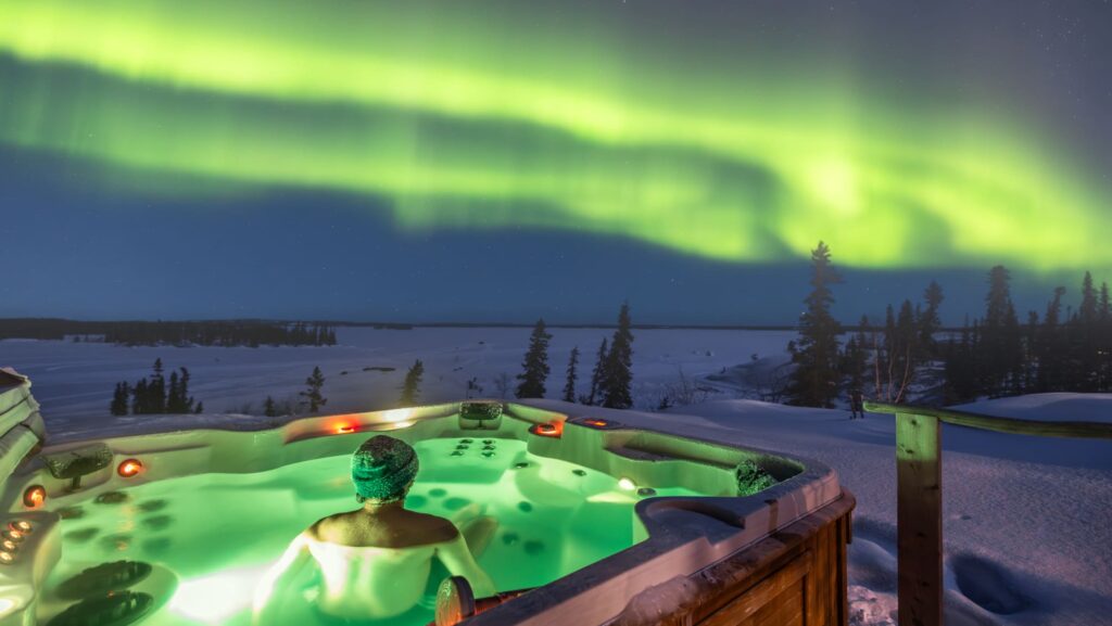 Blachford Lake Lodge Northern Lights Adventure