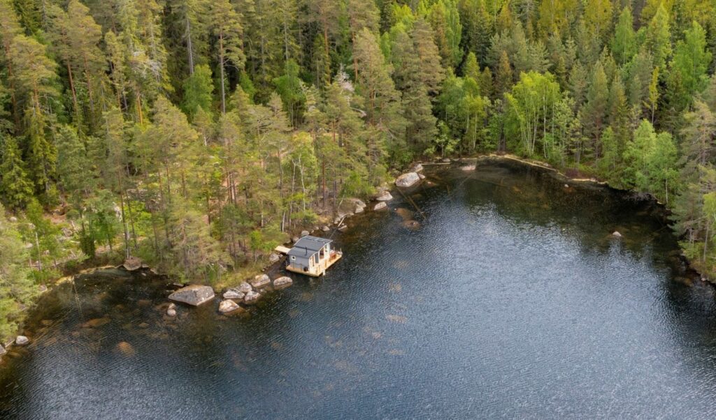 Lakeside Nature Adventure in Sweden’s Untouched Wilderness