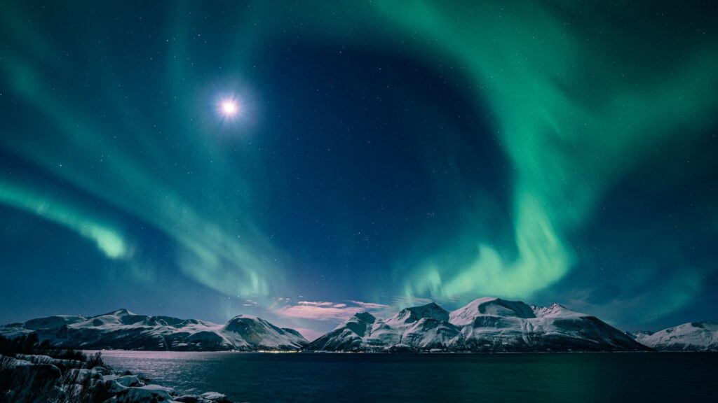 Northern Lights and Activity Adventure at Arctic Panorama Lodge