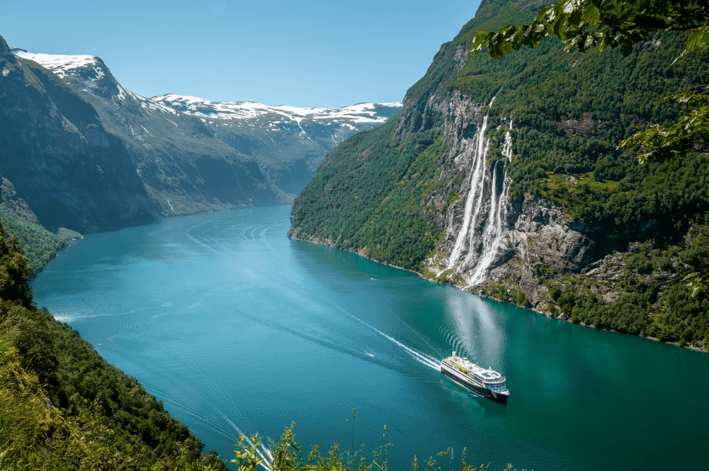 Summer vs. Winter: When is the Best Time for a Norwegian Fjords Cruise?