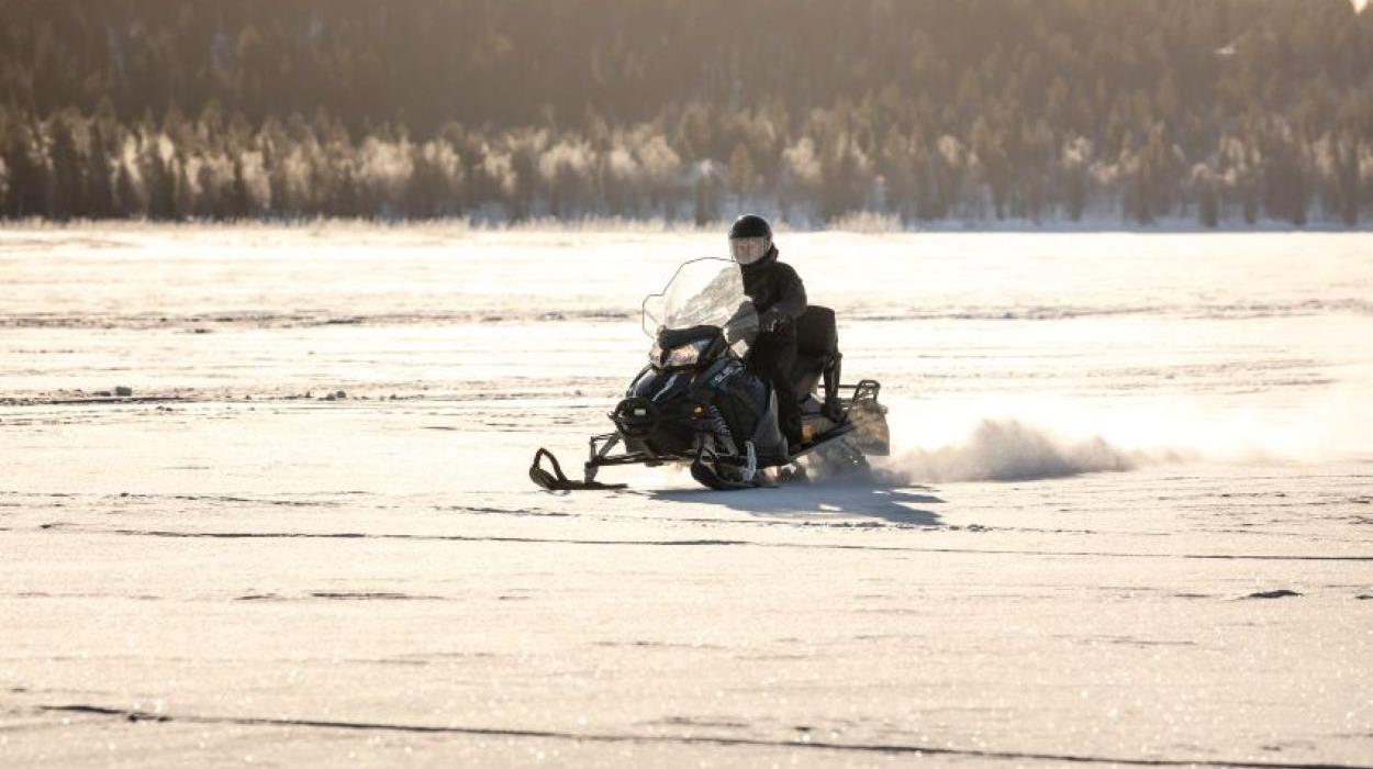 E-Snowmobile Nature Safari (Sunday Morning Resort)