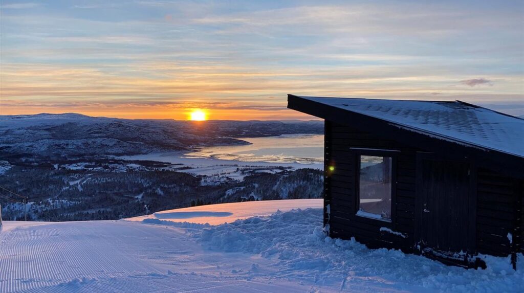 Aurora and Activity Break at Bjornfjell Mountain Lodge