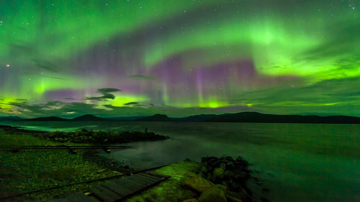 Aurora Chase by Minivan from Mattarahkka Lodge