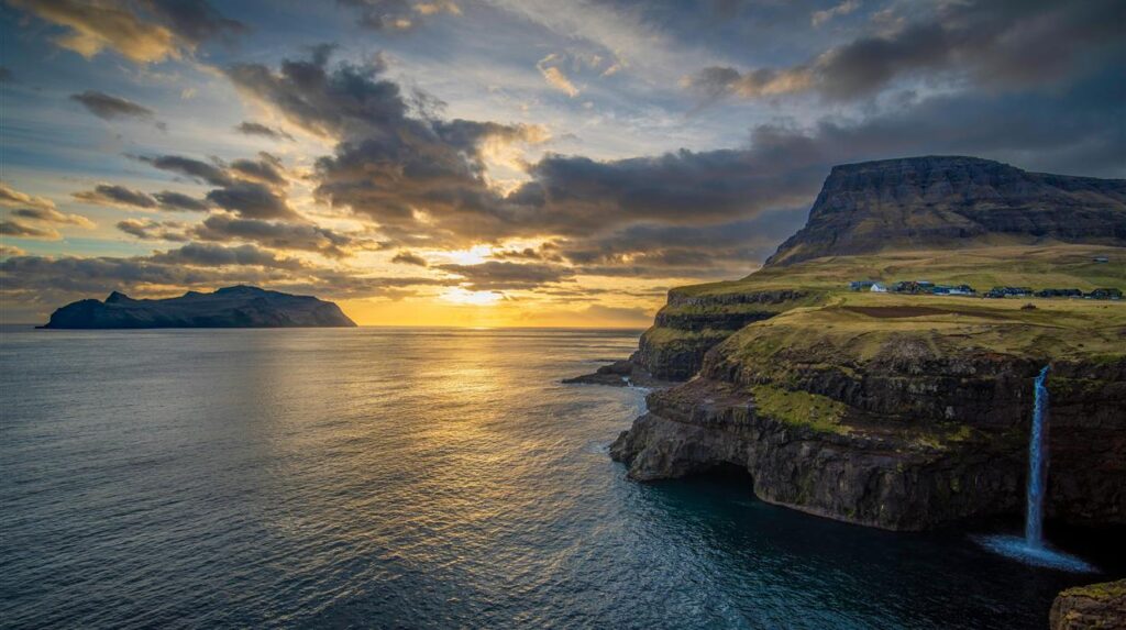 Self-Guided Hiking Tour in the Faroe Islands