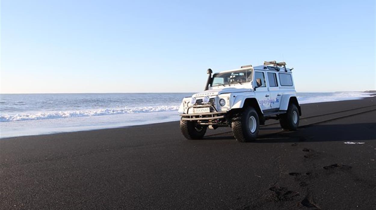 Private Superjeep South Coast & Eyjafjallajökull Volcano Sights