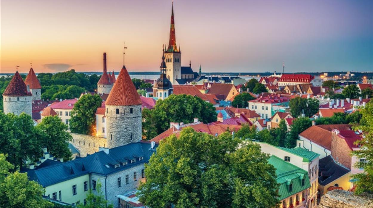 Tallinn Old Town Walking & Tasting Tour