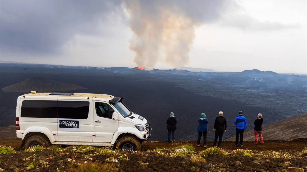 Volcano Shuttle: Exclusive Super Jeep Access to Iceland’s Volcano Zone